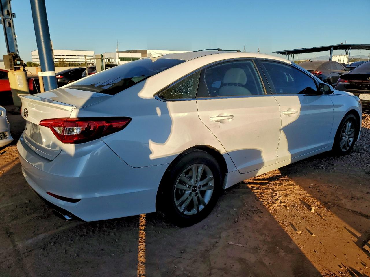 2015 HYUNDAI SONATA SE photo 3