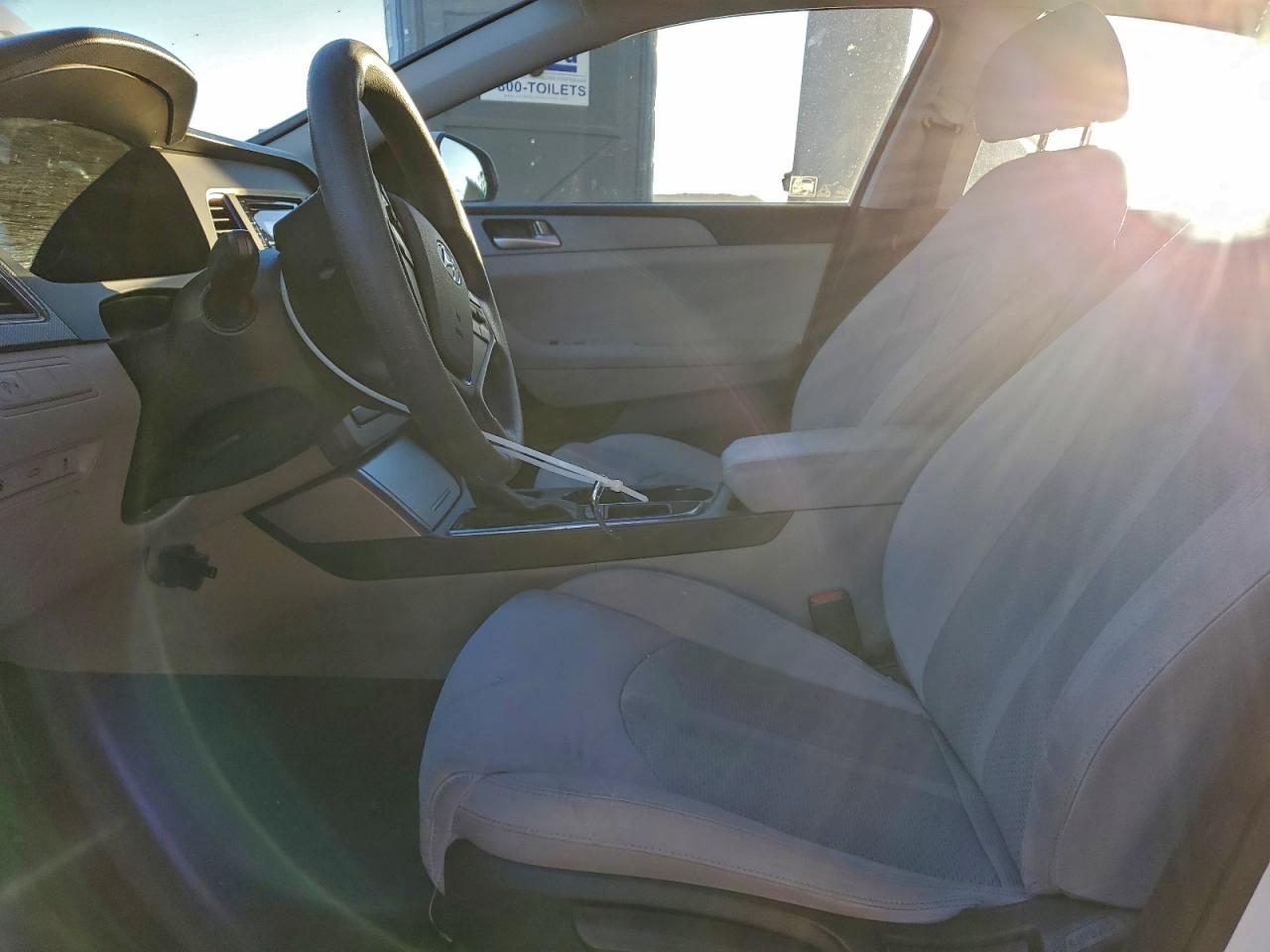 2015 HYUNDAI SONATA SE photo 7