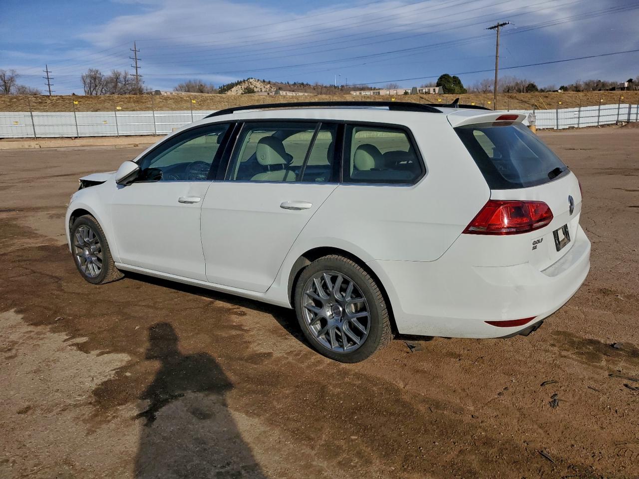 2017 VOLKSWAGEN GOLF SPORTWAGEN S photo 2