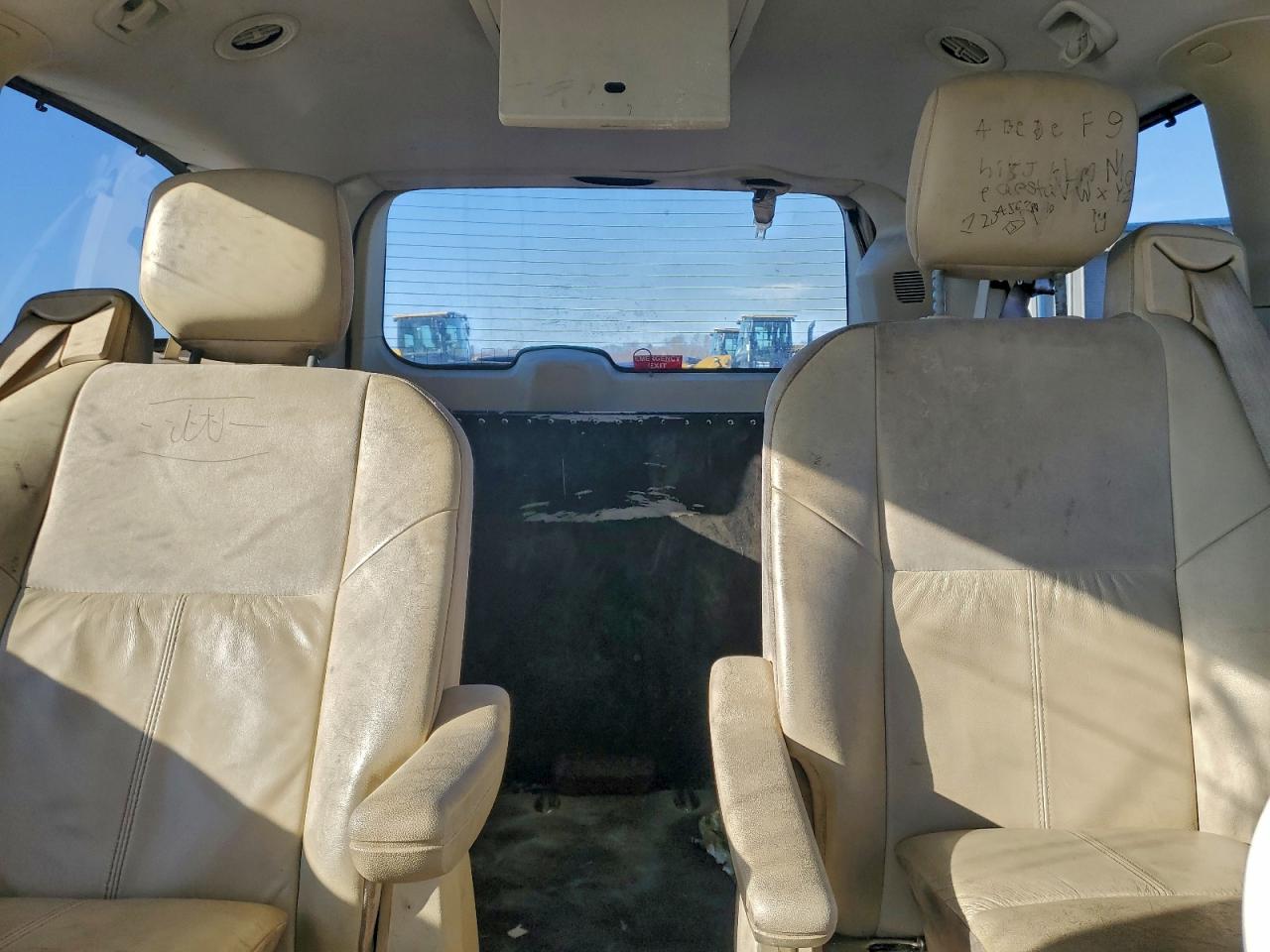 2008 CHRYSLER TOWN & COUNTRY LIMITED photo 10