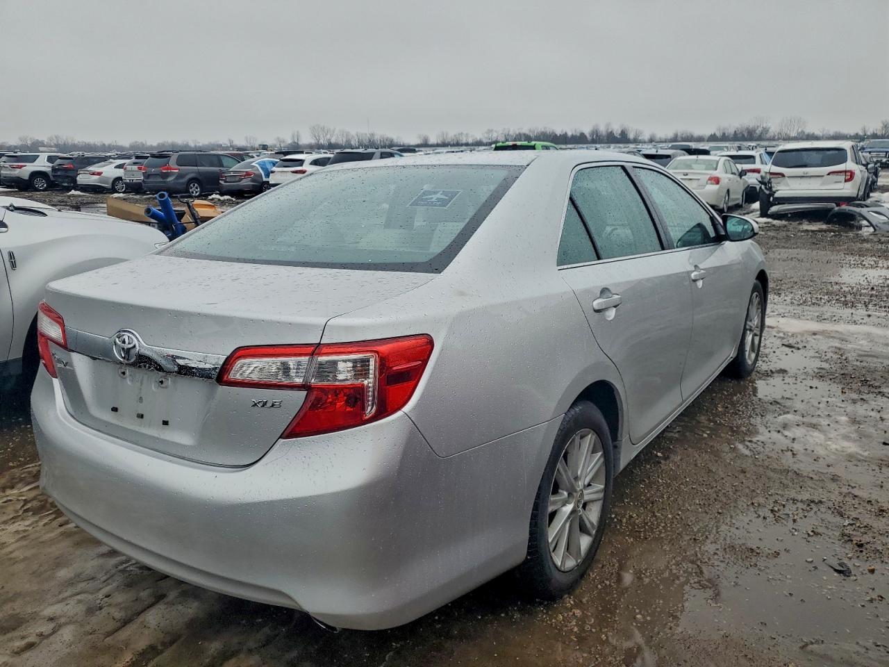 2013 TOYOTA CAMRY L photo 3