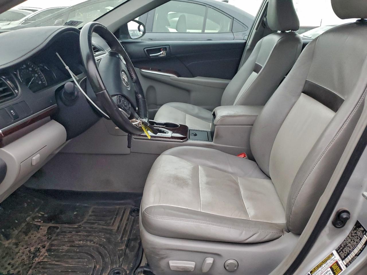 2013 TOYOTA CAMRY L photo 7