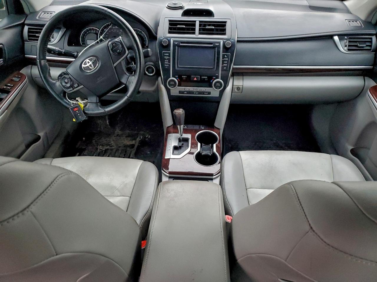 2013 TOYOTA CAMRY L photo 8