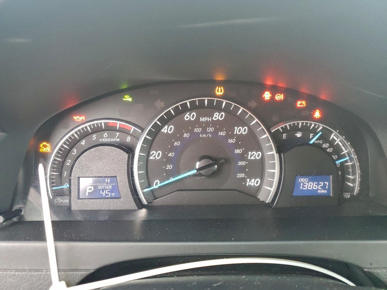 2013 TOYOTA CAMRY L photo 9