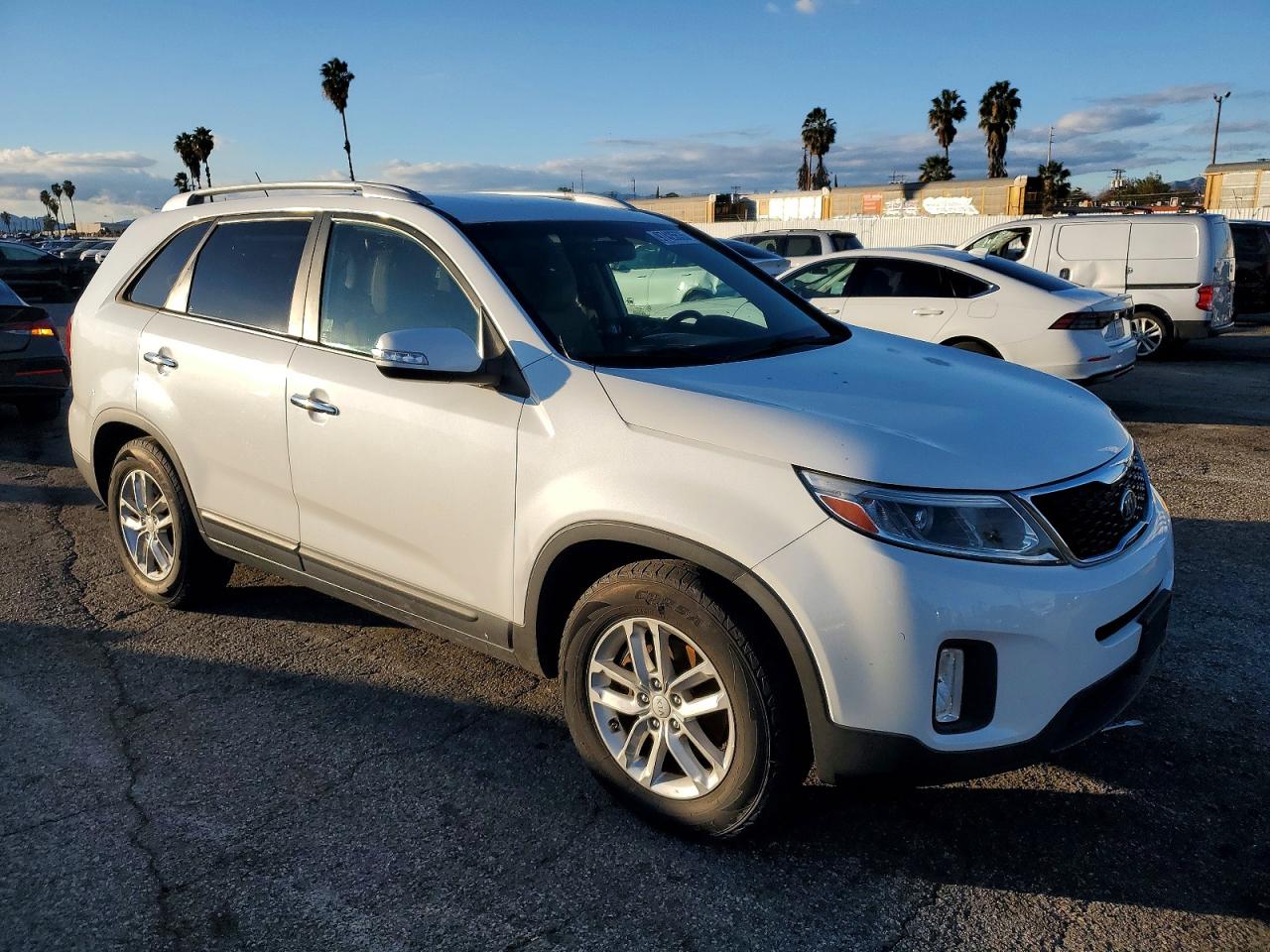 2014 KIA SORENTO LX photo 4