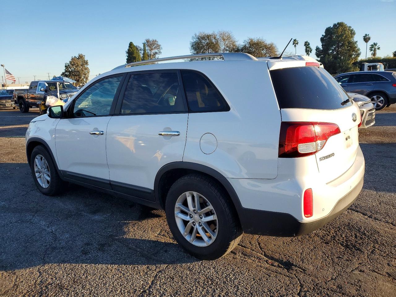 2014 KIA SORENTO LX photo 2