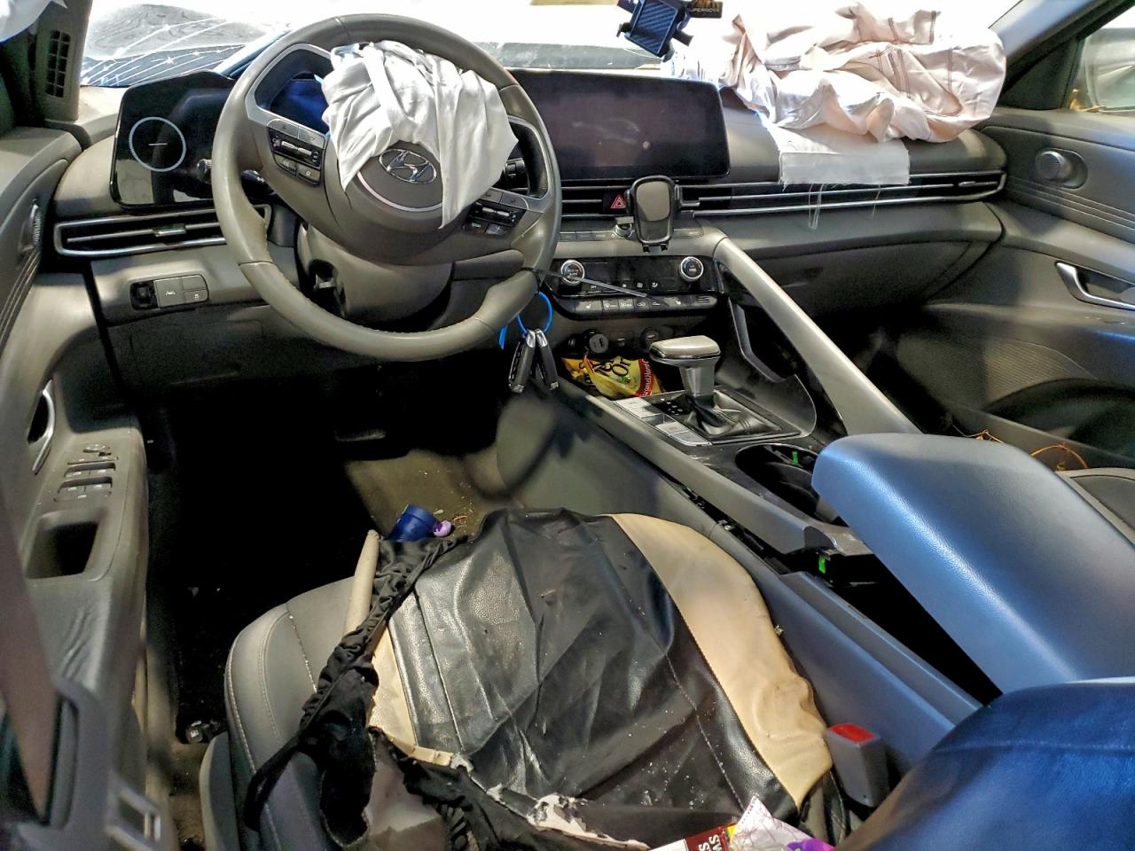 2023 HYUNDAI ELANTRA SEL photo 8