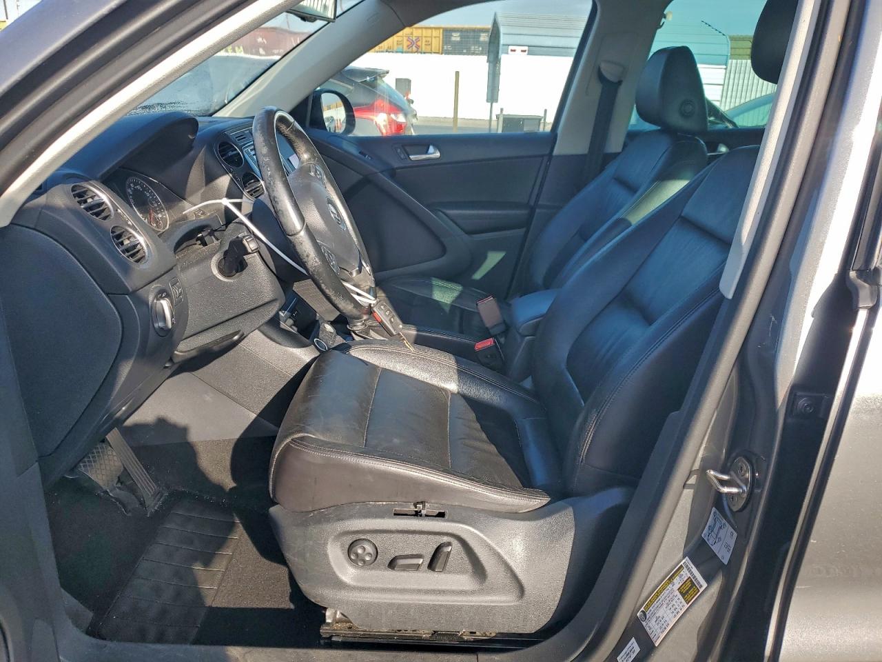 2017 VOLKSWAGEN TIGUAN SPORT photo 13