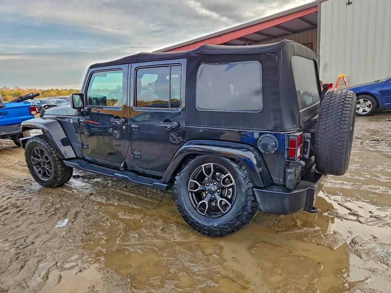 2018 JEEP WRANGLER UNLIMITED SAHARA photo 3