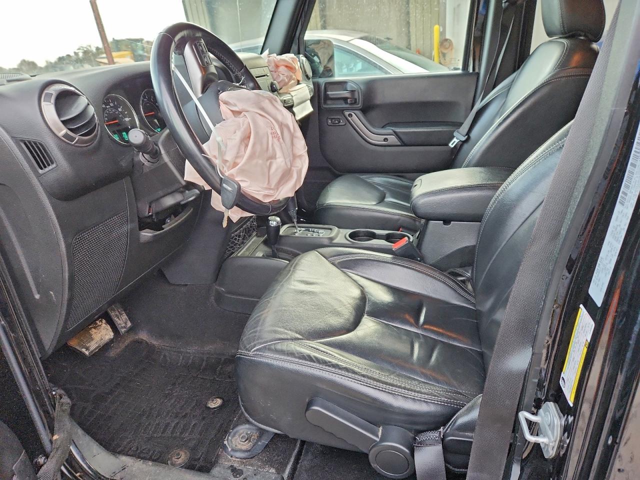 2018 JEEP WRANGLER UNLIMITED SAHARA photo 13
