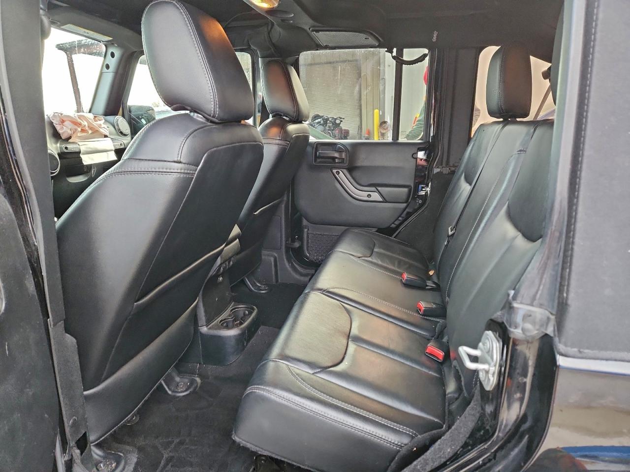 2018 JEEP WRANGLER UNLIMITED SAHARA photo 19