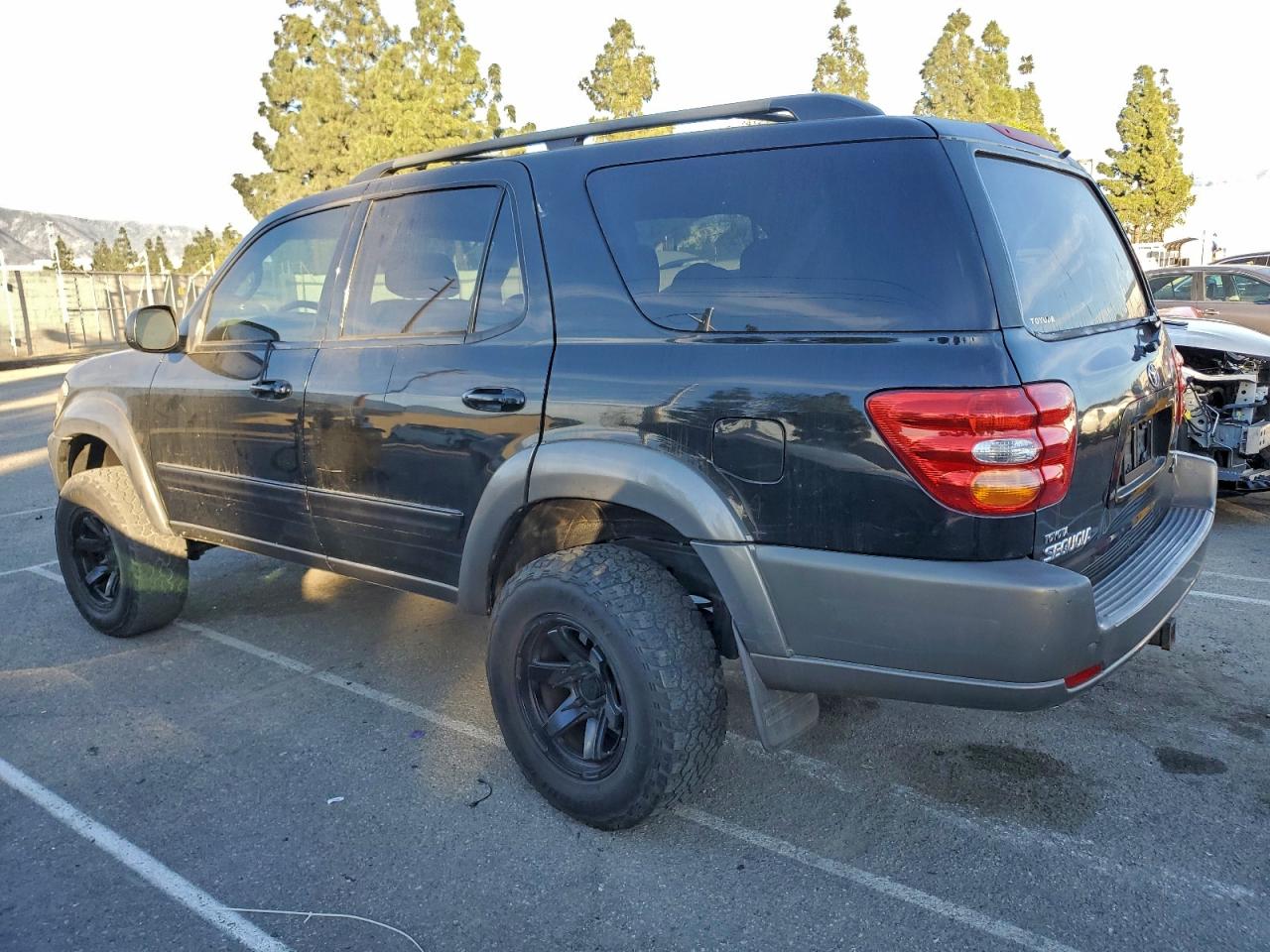 2003 TOYOTA SEQUOIA SR5 photo 2