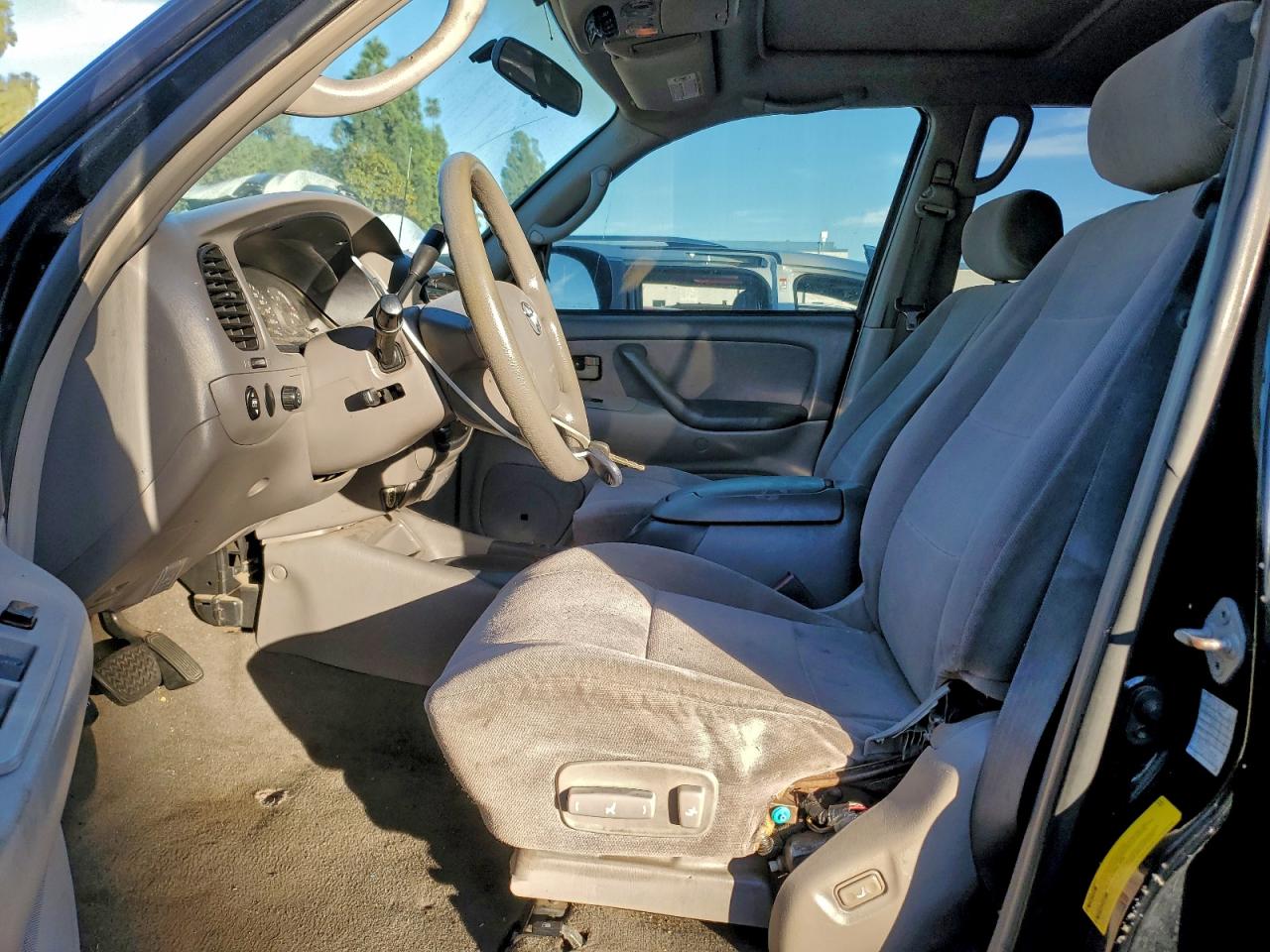2003 TOYOTA SEQUOIA SR5 photo 7