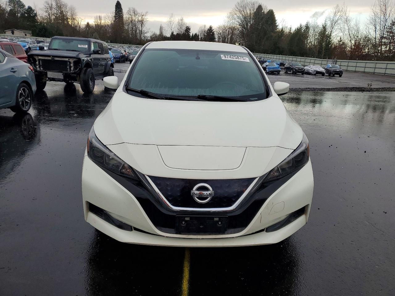 2018 NISSAN LEAF S photo 5