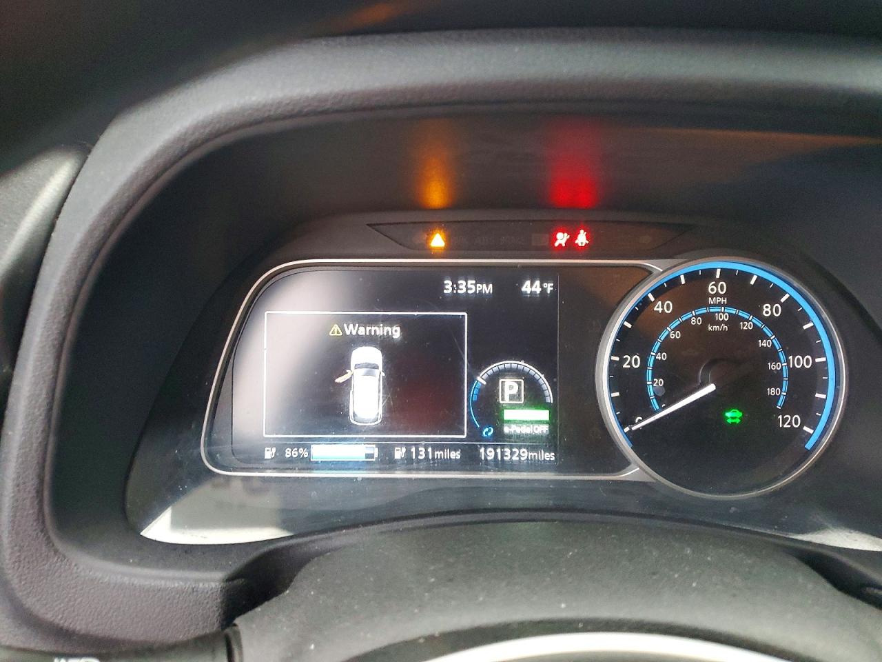 2018 NISSAN LEAF S photo 9