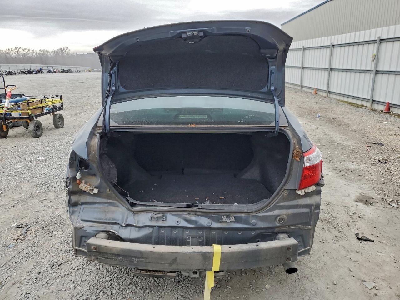 2016 TOYOTA COROLLA L photo 6