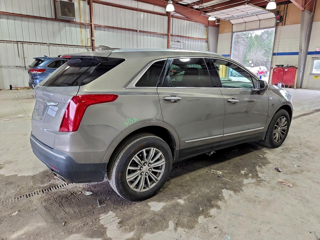 2019 CADILLAC XT5 LUXURY photo 3