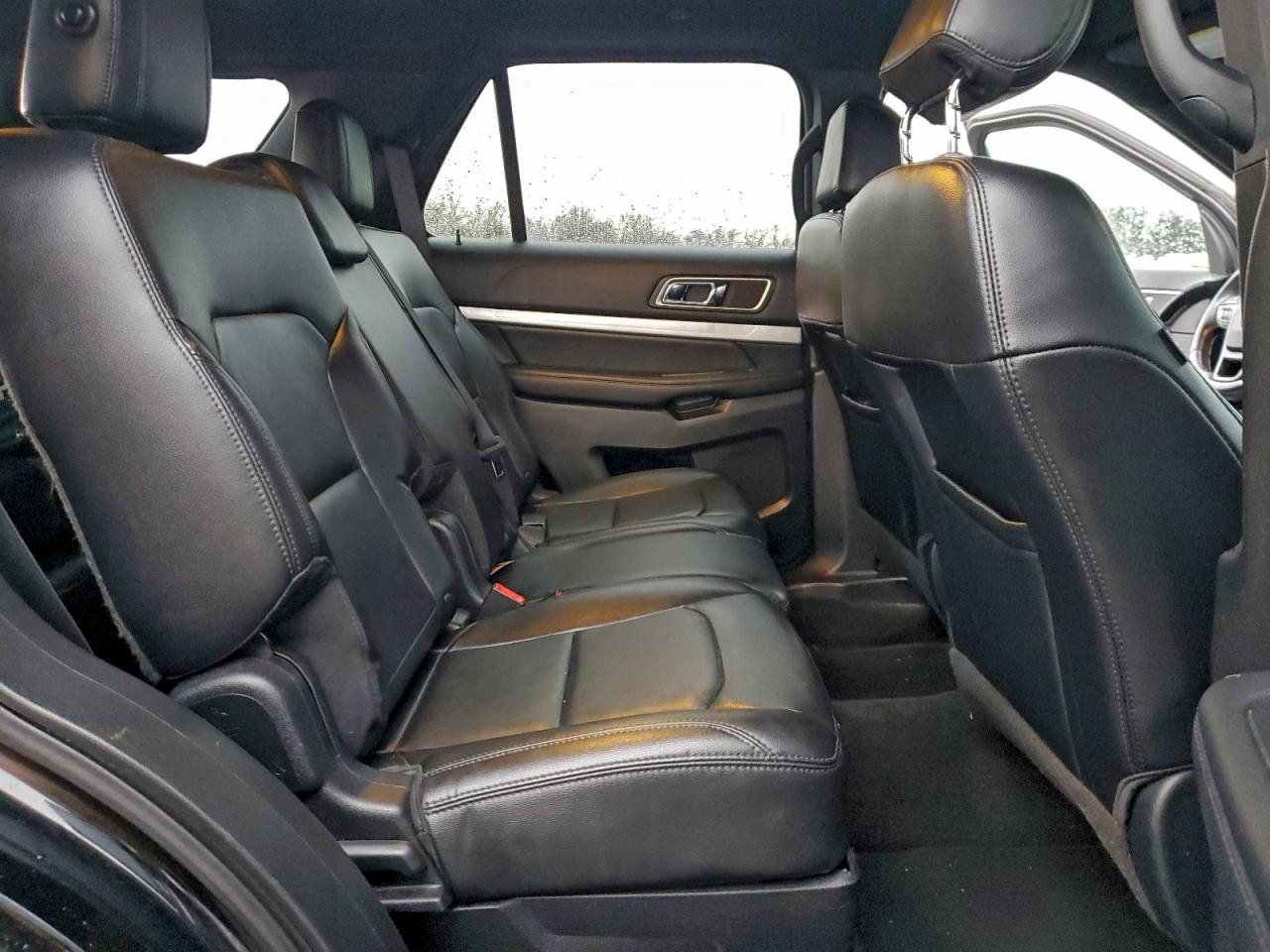 2016 FORD EXPLORER XLT photo 11