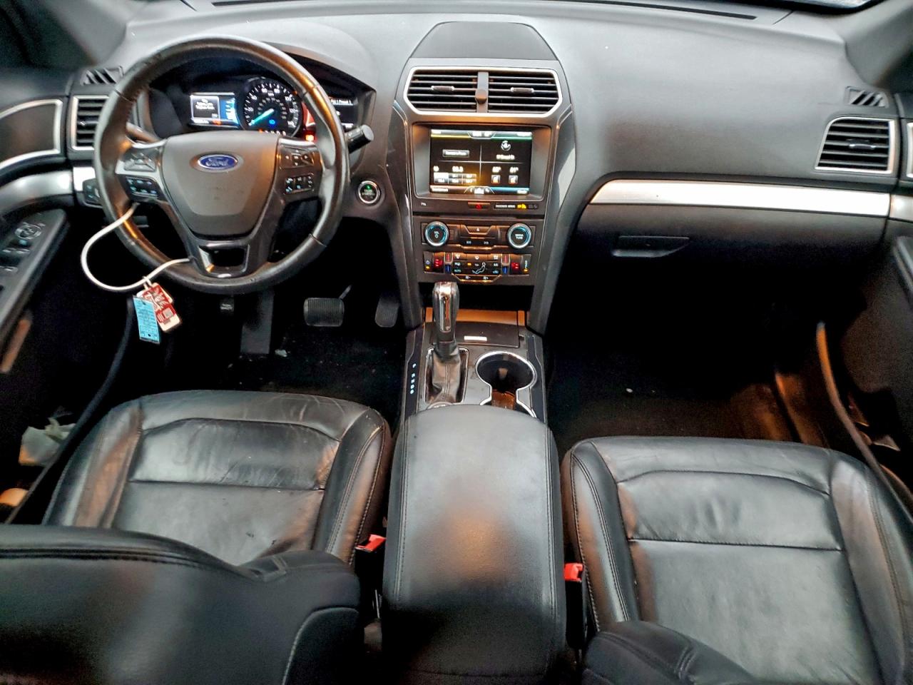 2016 FORD EXPLORER XLT photo 8