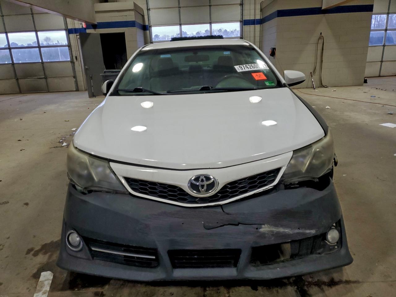 2013 TOYOTA CAMRY L photo 9