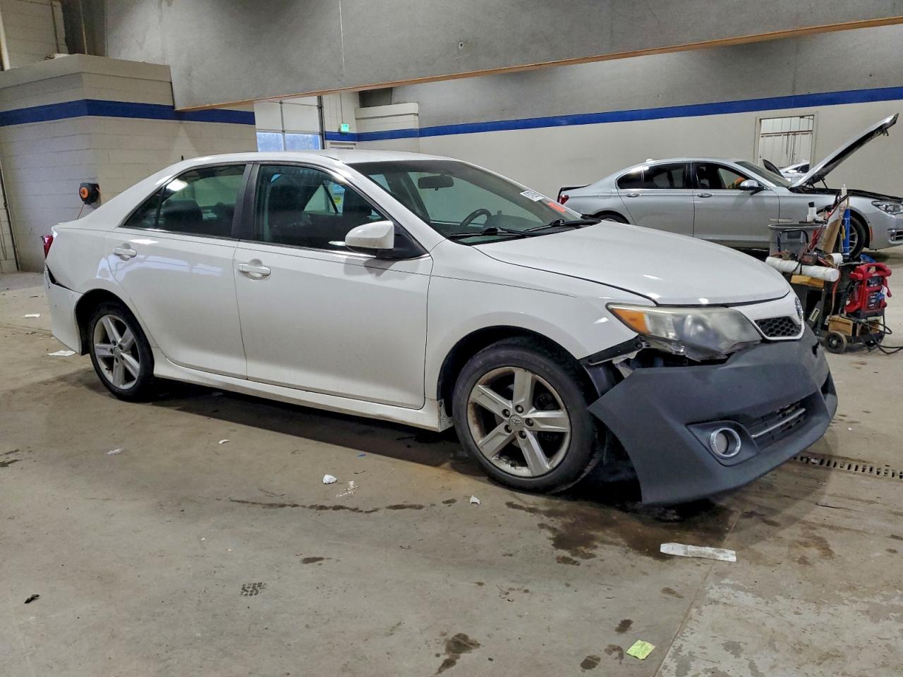 2013 TOYOTA CAMRY L photo 7