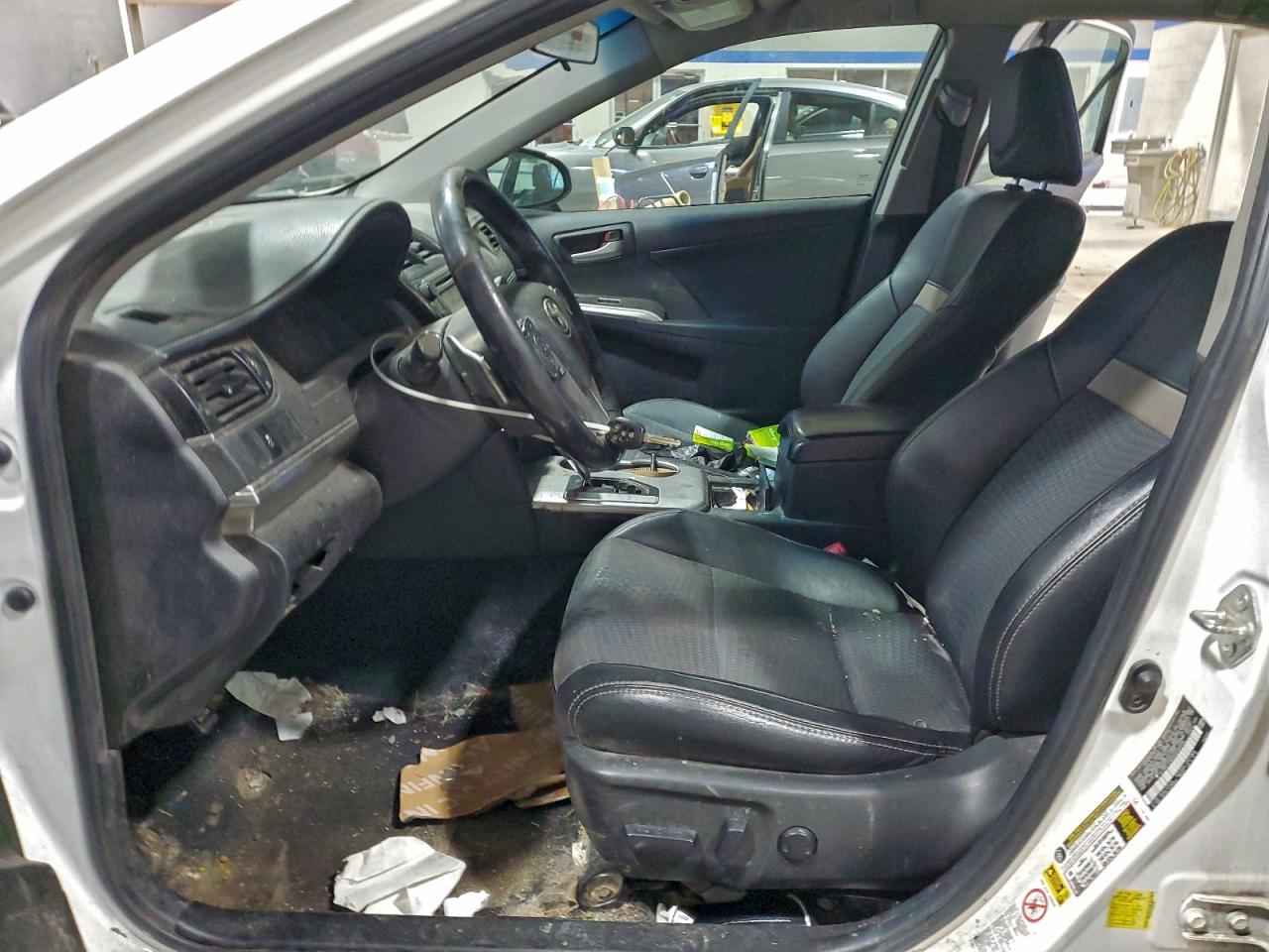 2013 TOYOTA CAMRY L photo 13