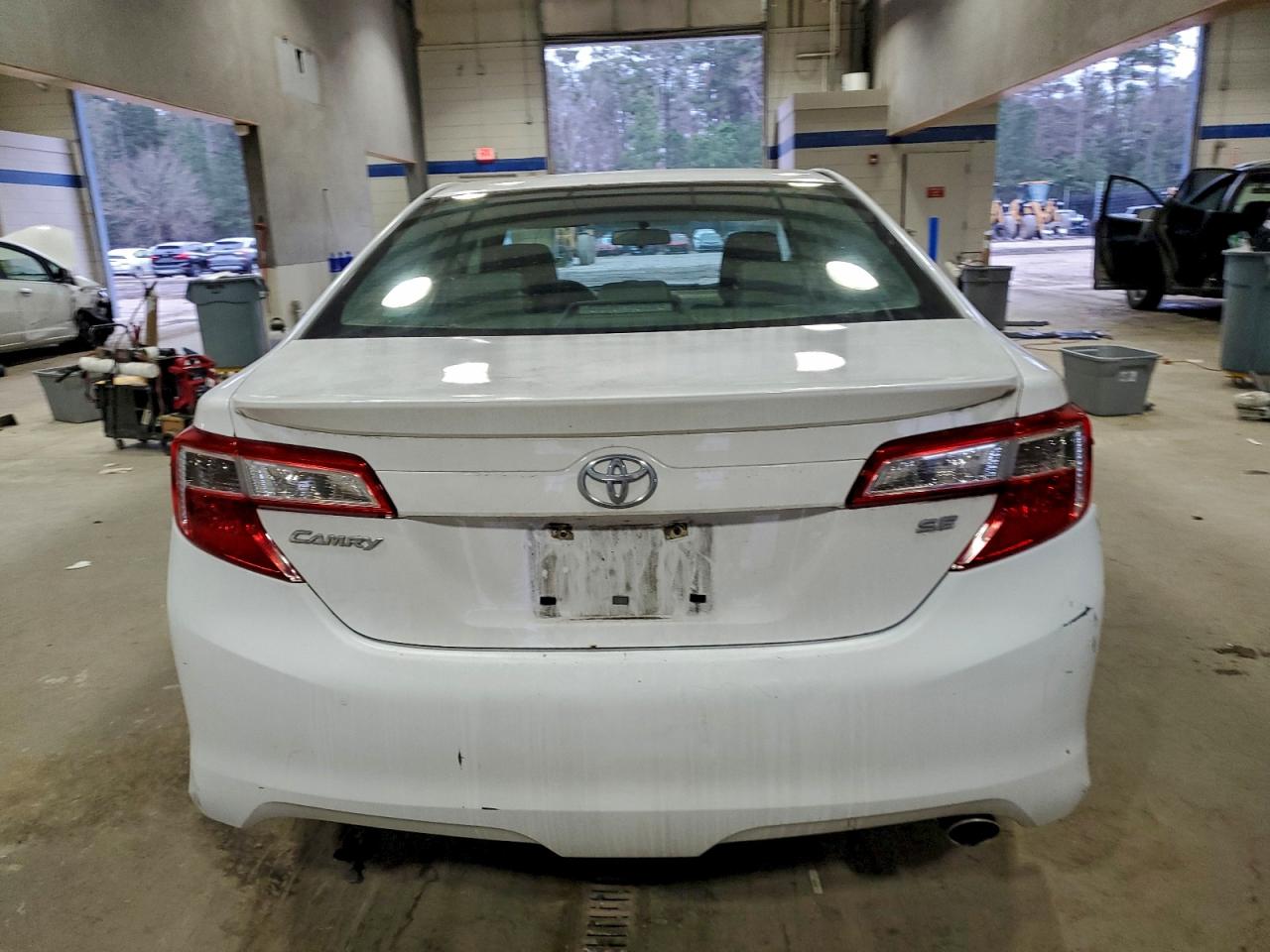 2013 TOYOTA CAMRY L photo 11