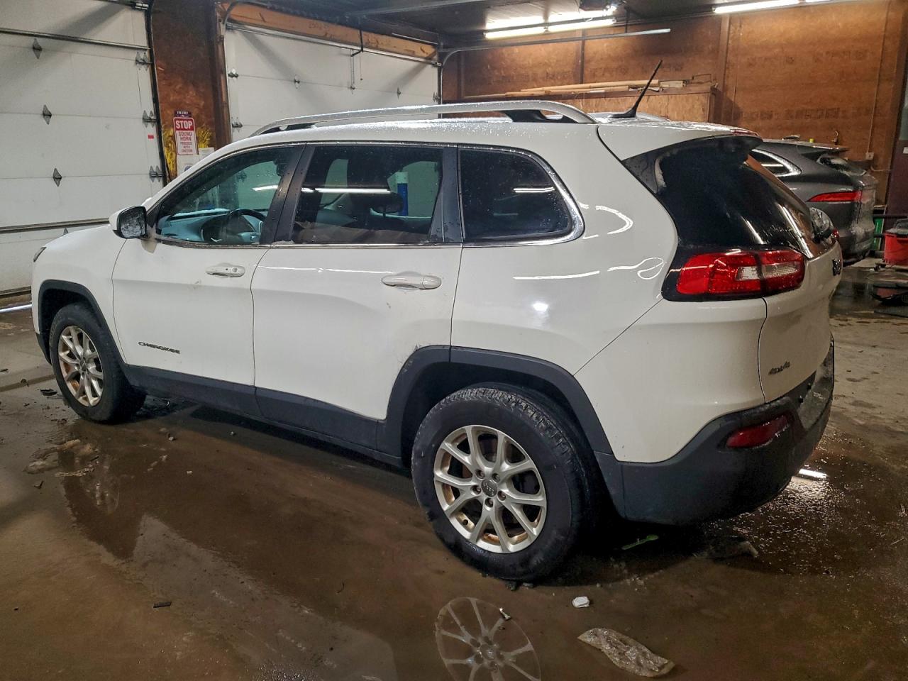 2015 JEEP CHEROKEE LATITUDE photo 2
