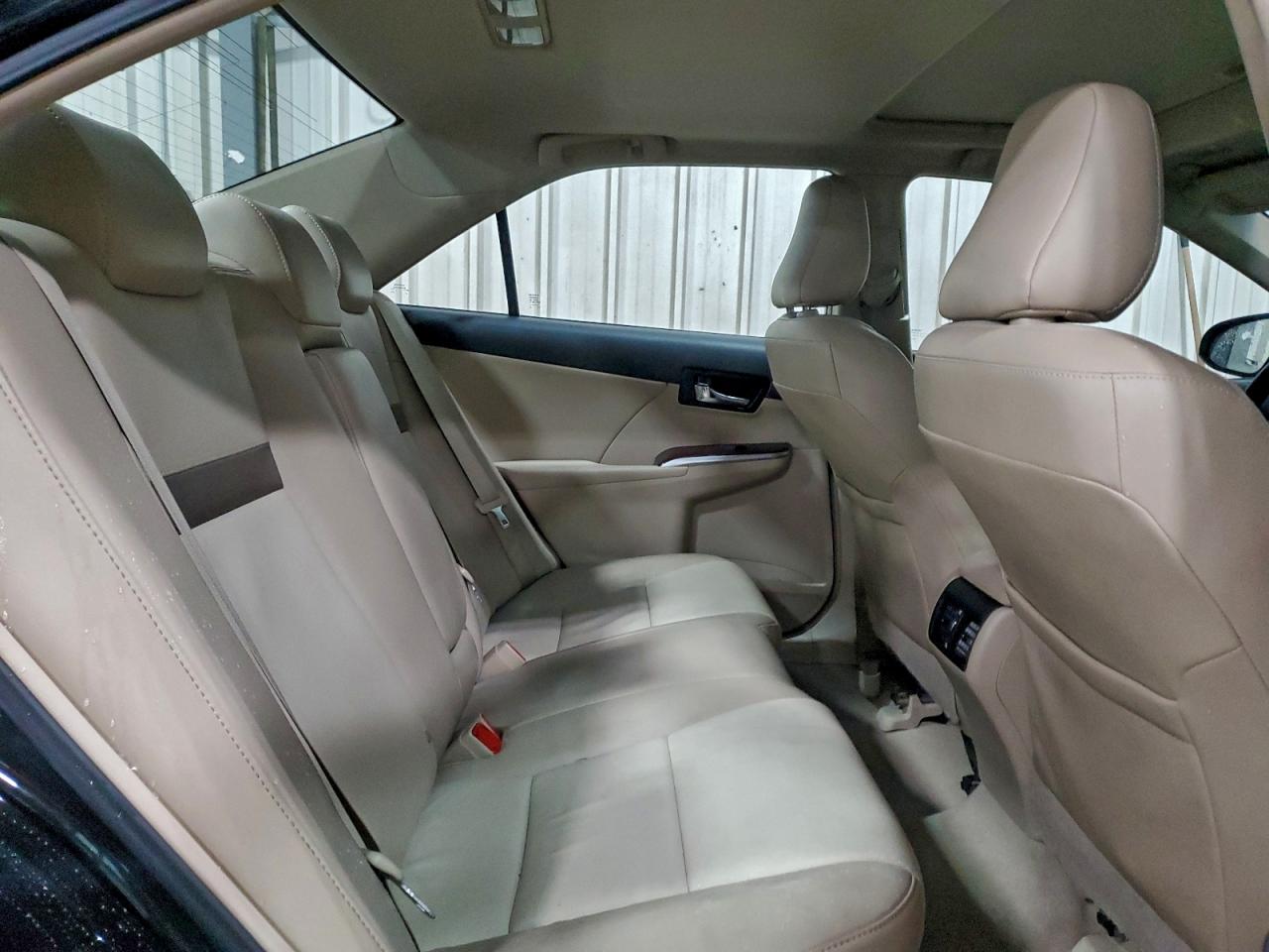 2012 TOYOTA CAMRY XLE photo 10