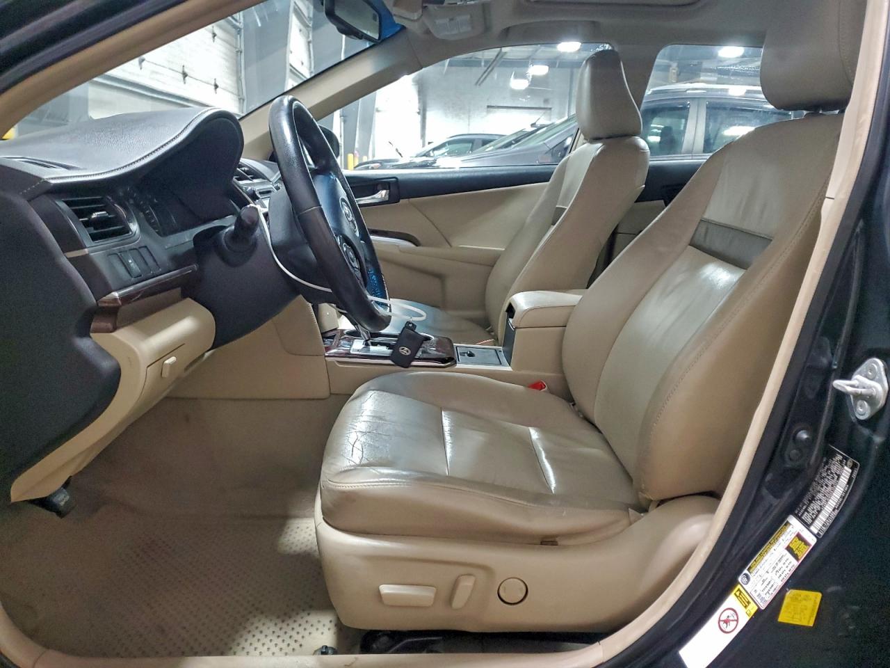 2012 TOYOTA CAMRY XLE photo 7