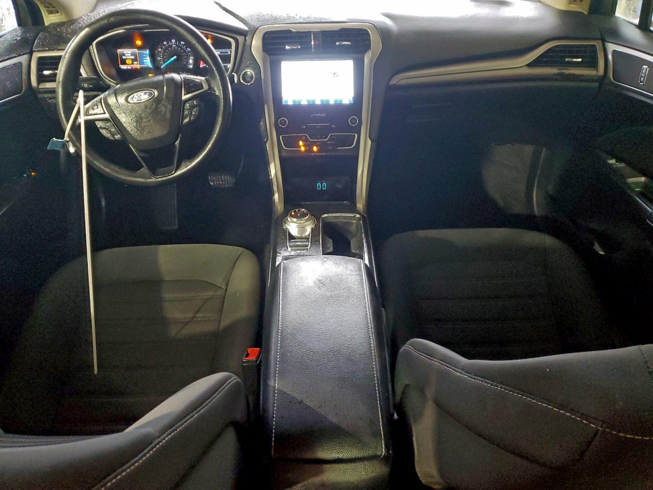 2020 FORD FUSION SE photo 8