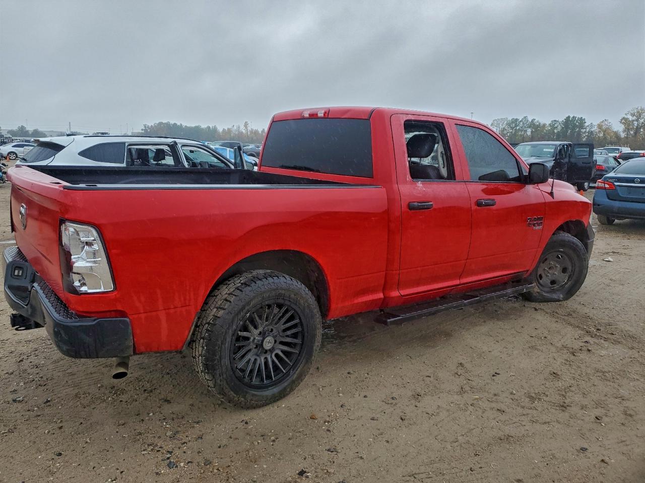 2019 RAM 1500 CLASSIC TRADESMAN photo 3