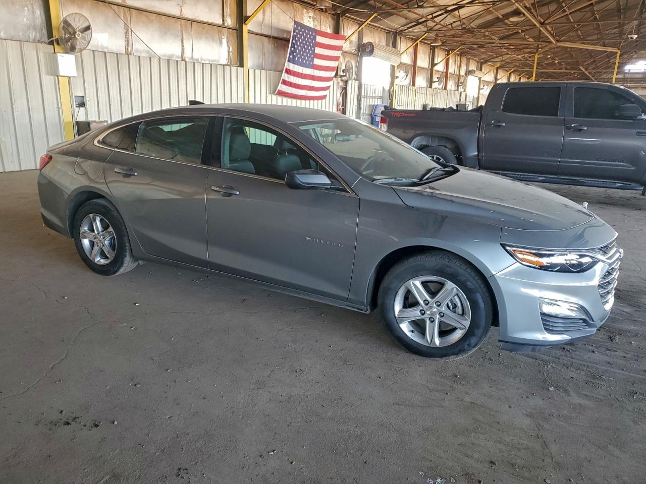 2024 CHEVROLET MALIBU LS photo 4