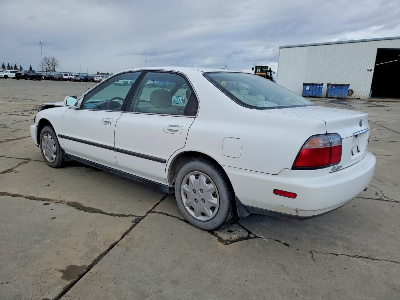 1997 HONDA ACCORD LX photo 2