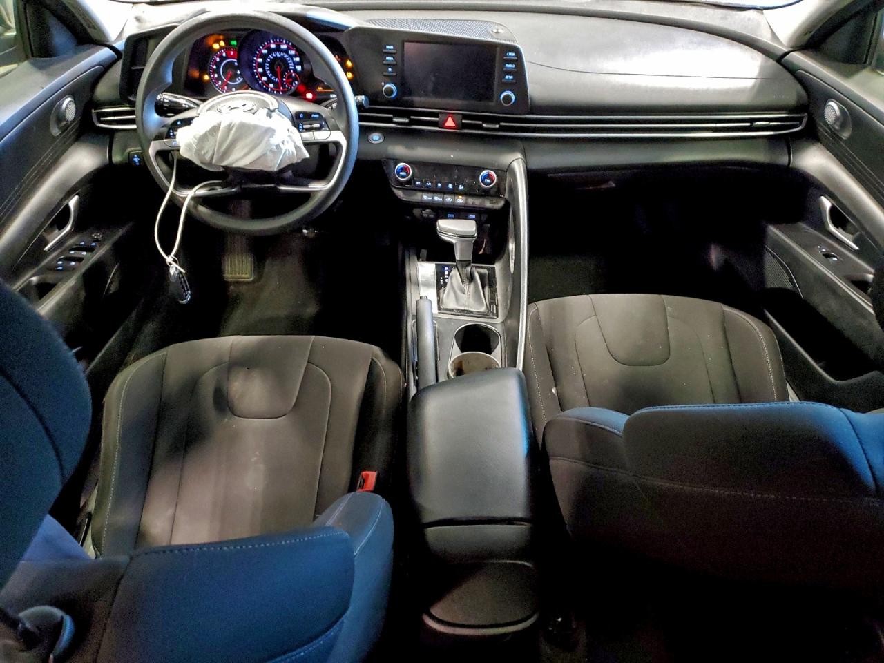 2022 HYUNDAI ELANTRA SEL photo 8