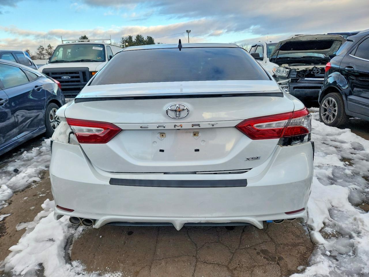 2019 TOYOTA CAMRY XSE photo 6