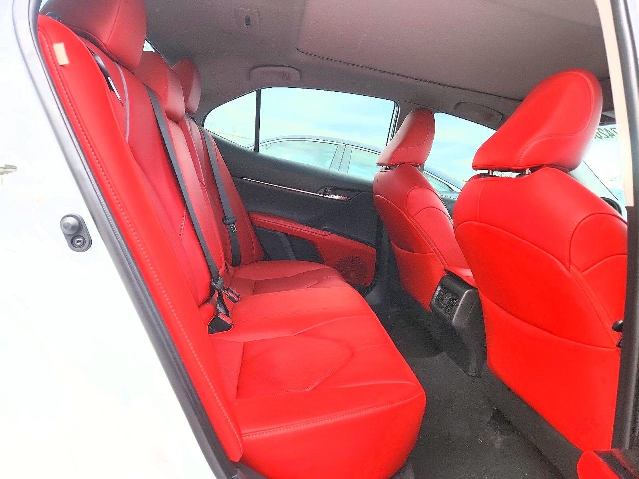 2019 TOYOTA CAMRY XSE photo 10