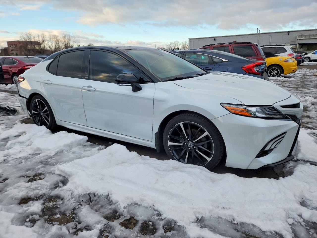 2019 TOYOTA CAMRY XSE photo 4
