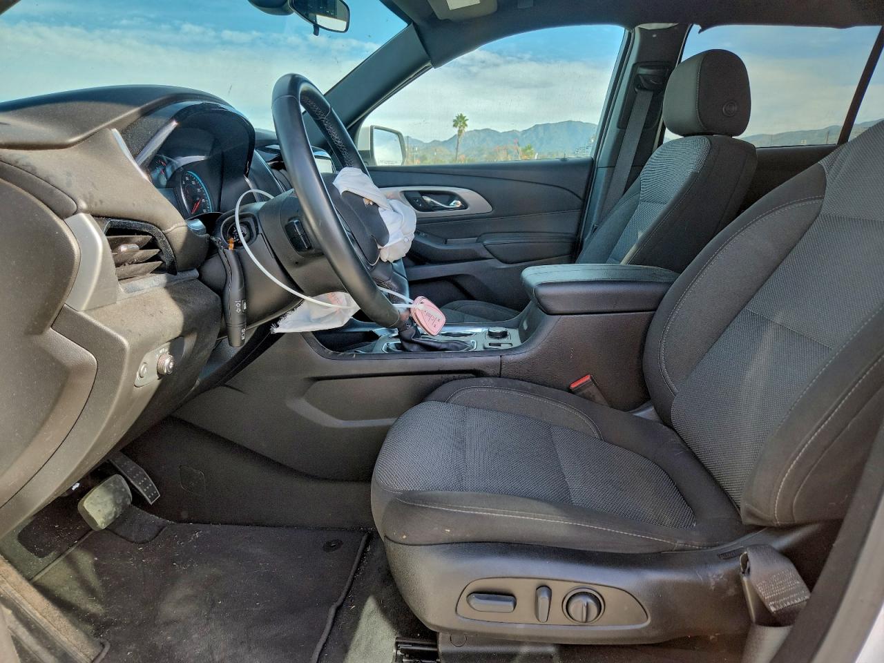 2023 CHEVROLET TRAVERSE LT photo 7