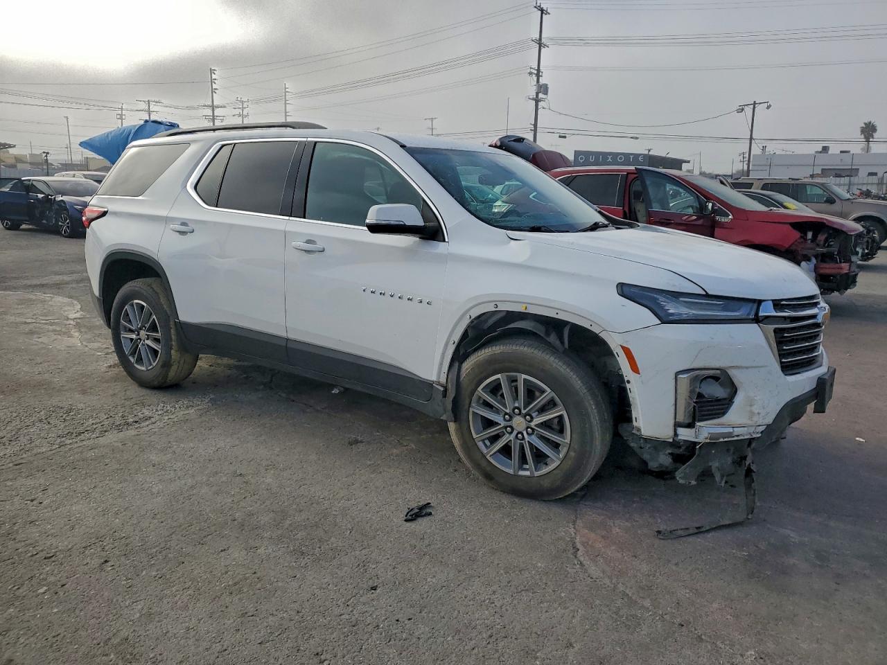2023 CHEVROLET TRAVERSE LT photo 4