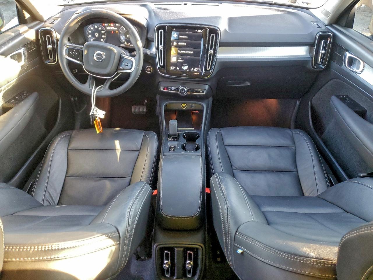 2022 VOLVO XC40 T5 MOMENTUM photo 8