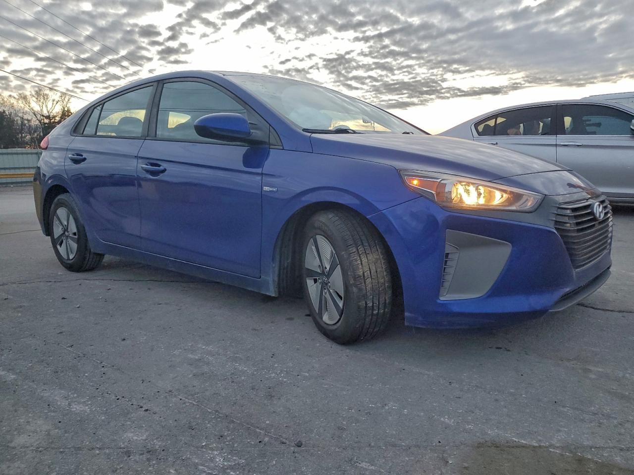 2019 HYUNDAI IONIQ BLUE photo 4