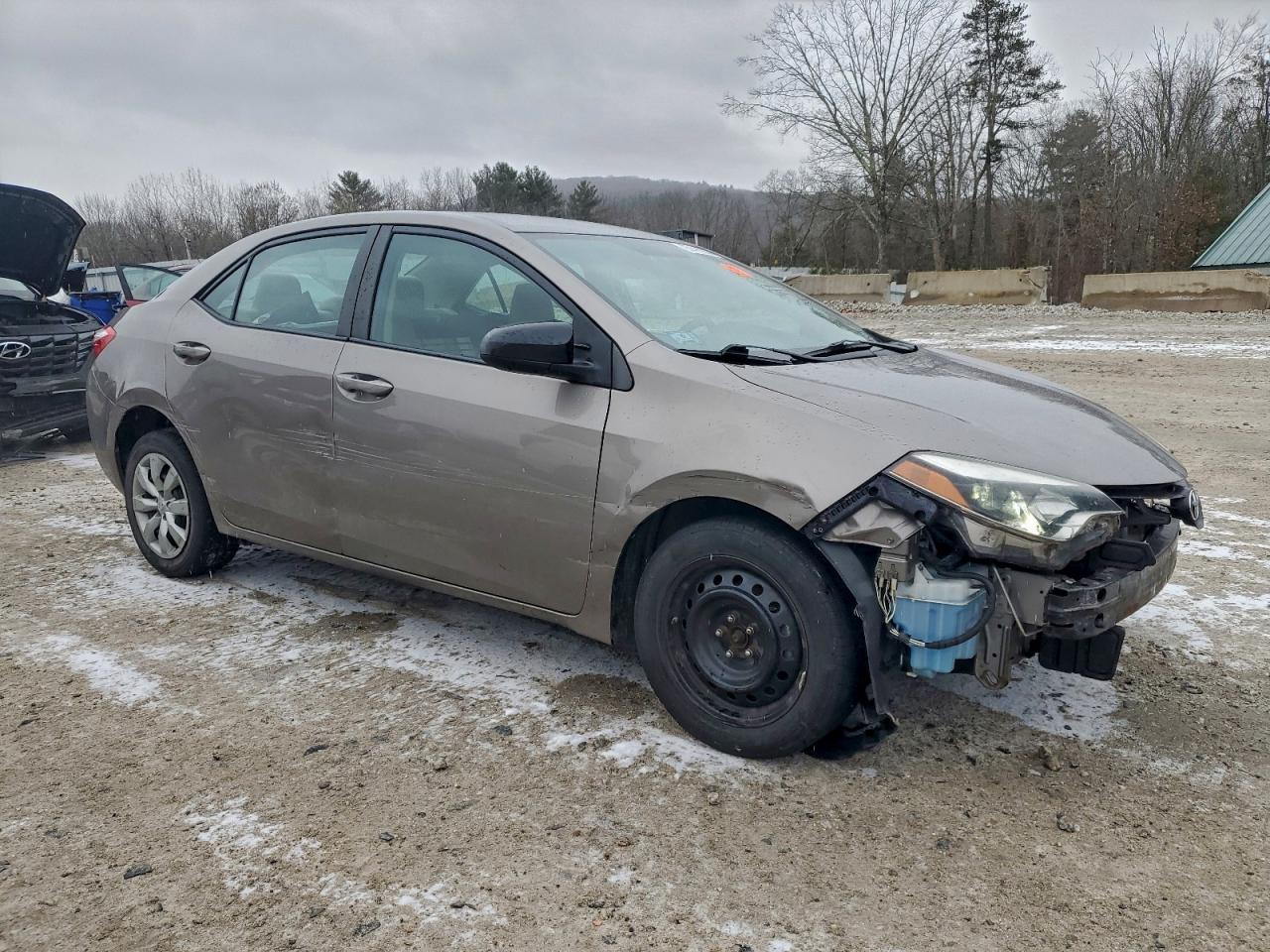 2014 TOYOTA COROLLA L photo 4