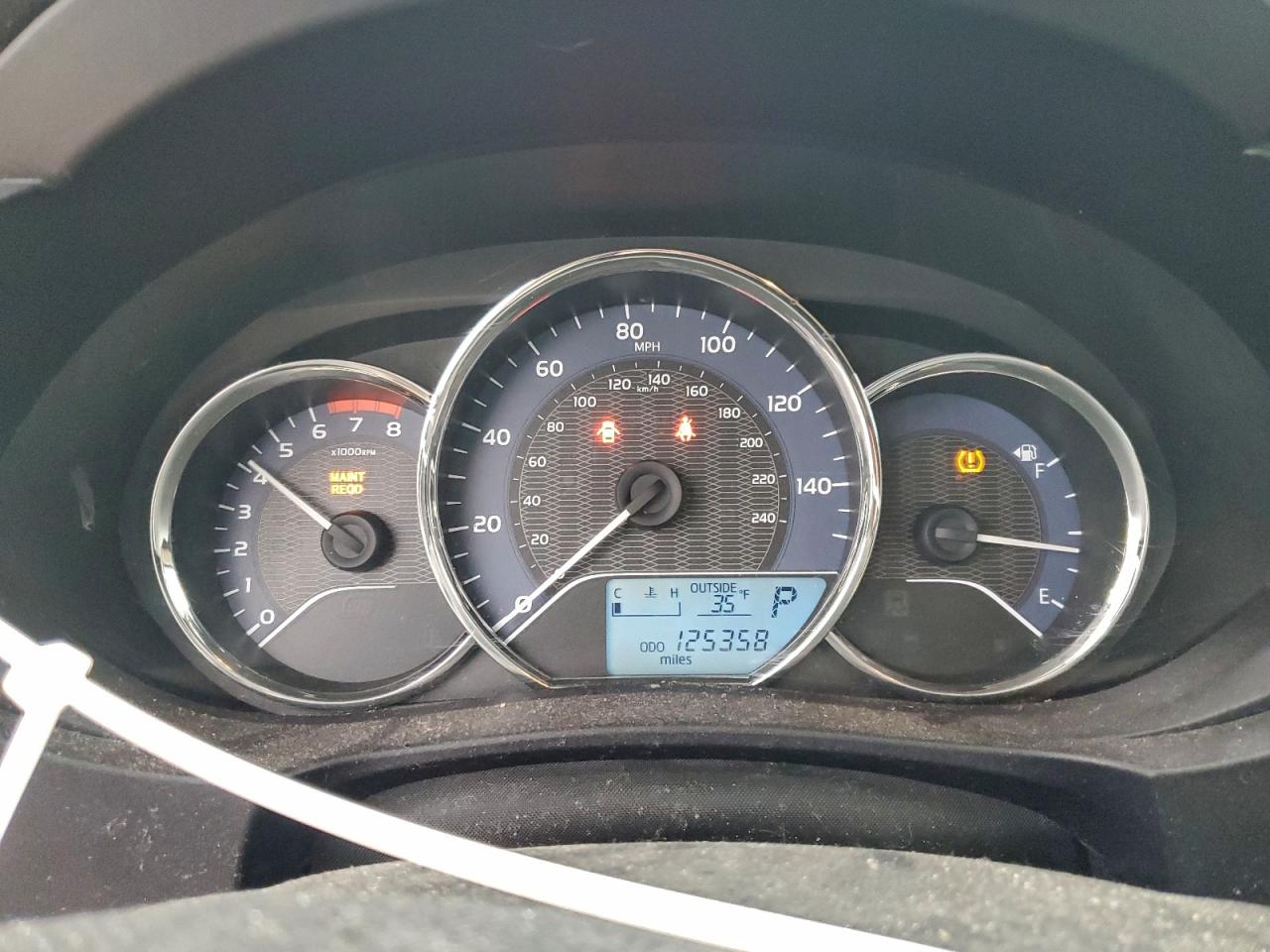 2014 TOYOTA COROLLA L photo 9