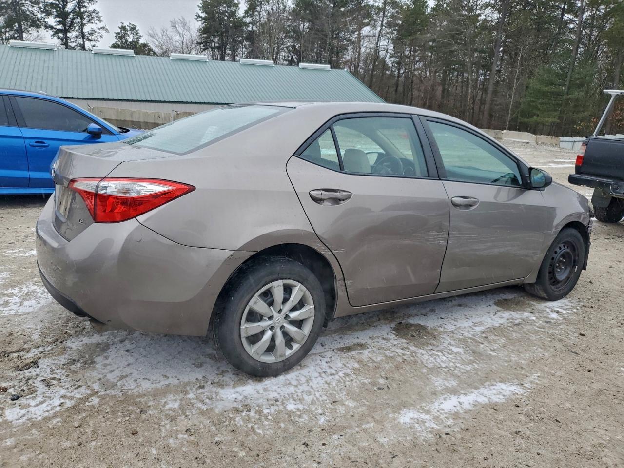 2014 TOYOTA COROLLA L photo 3