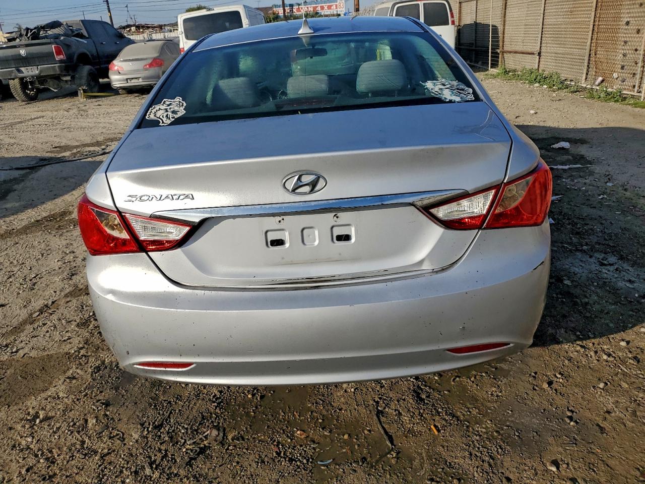 2011 HYUNDAI SONATA GLS photo 11