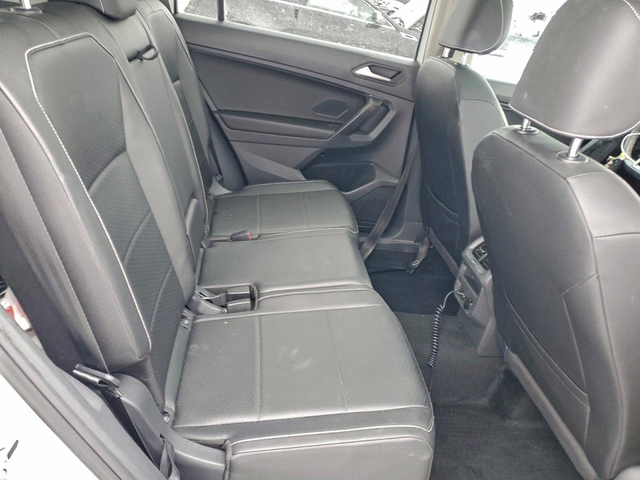 2021 VOLKSWAGEN TIGUAN SE photo 11