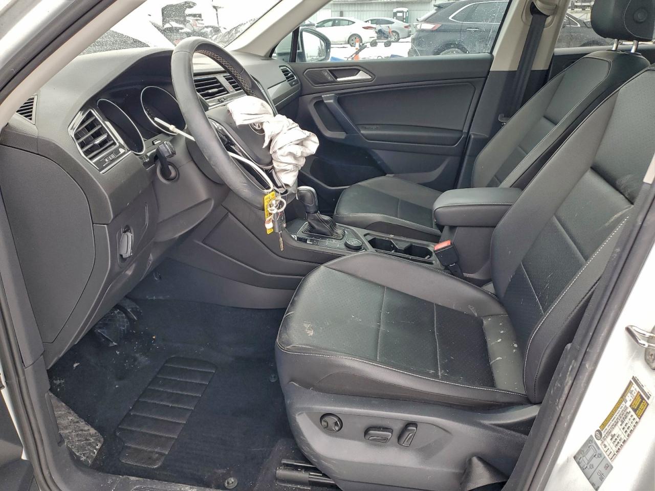 2021 VOLKSWAGEN TIGUAN SE photo 7