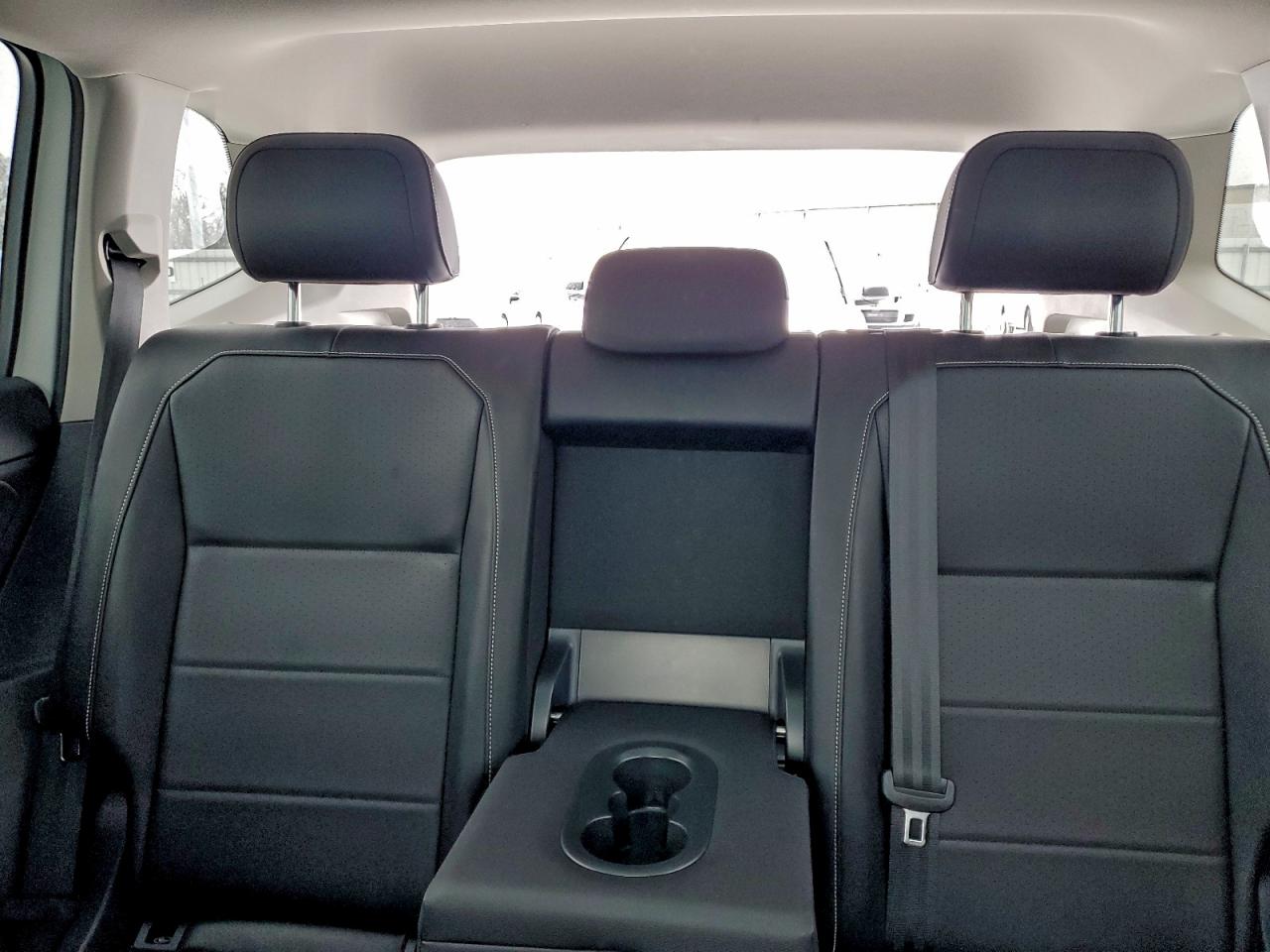 2021 VOLKSWAGEN TIGUAN SE photo 10