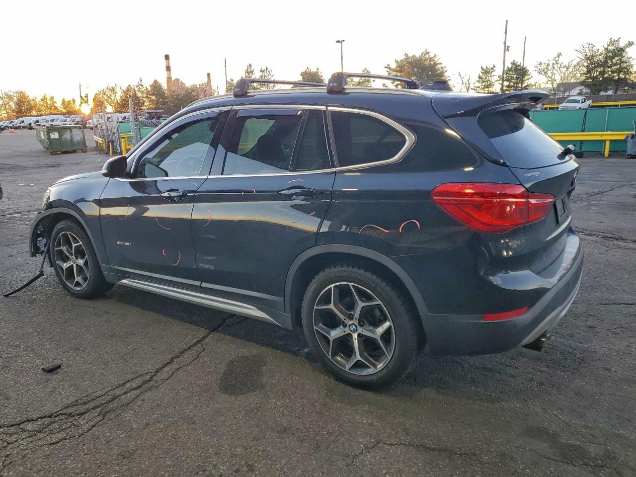 2016 BMW X1 XDRIVE28I photo 3